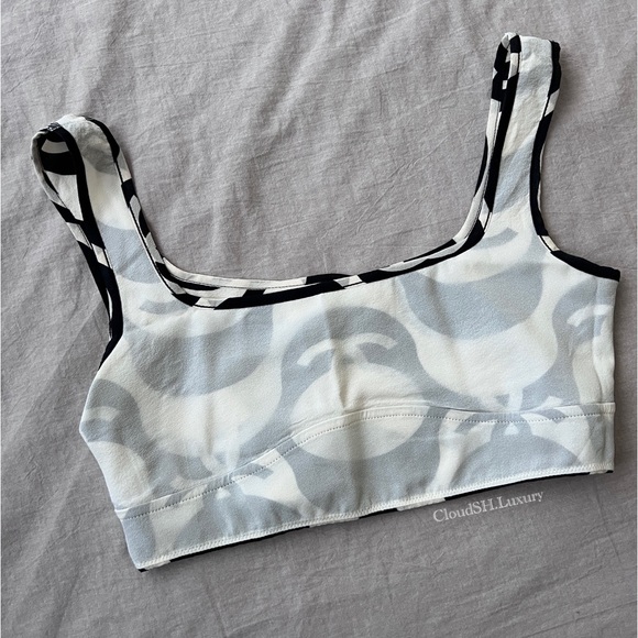 Auth Chanel Black & White Wave Pattern Silk Top - Size 38 - Picture 6 of 9